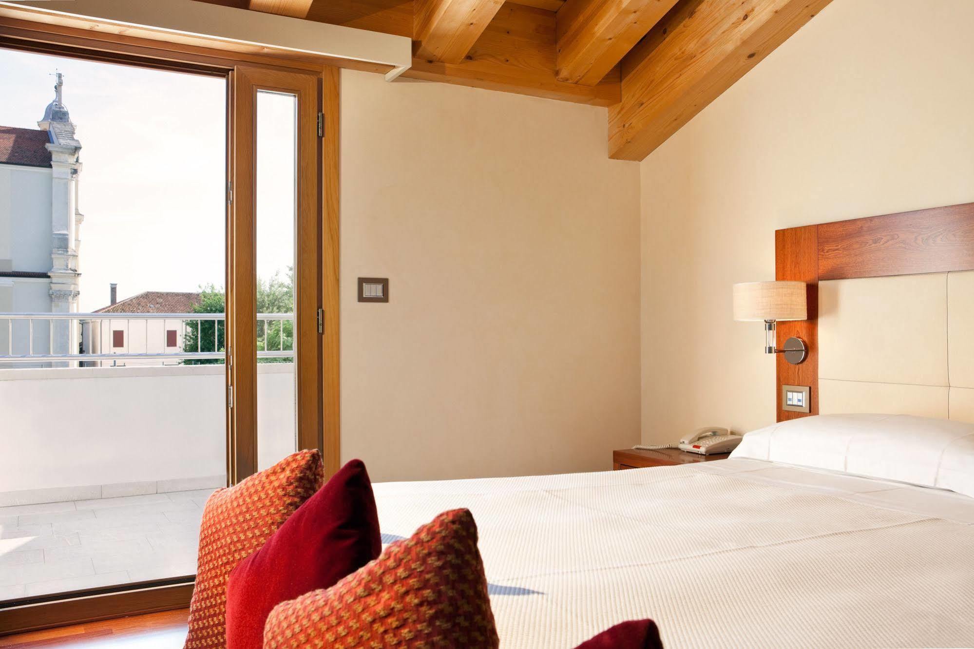Al Tezzon Hotel Camposampiero Esterno foto